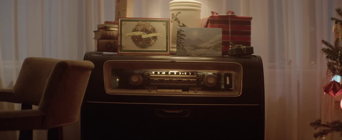 A close up shot of an old radio