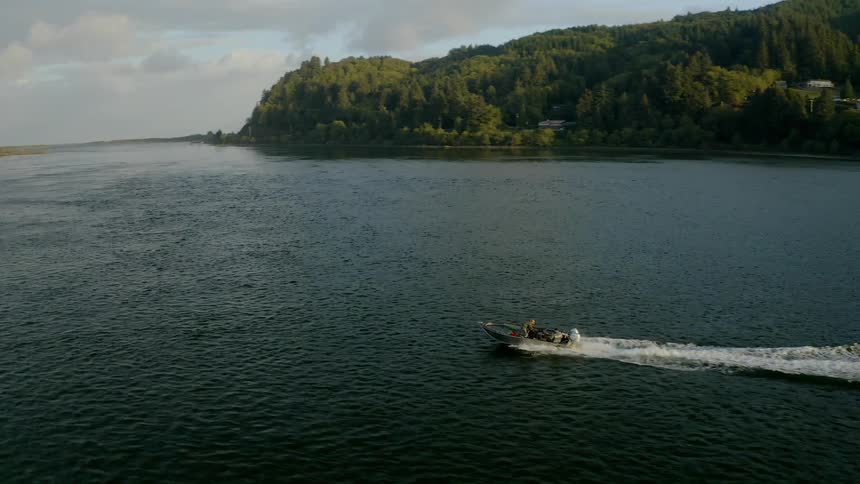 A boat surf at the ocean
