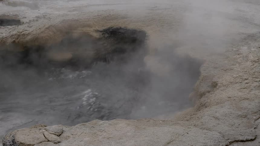 Water bubbles in a geyser