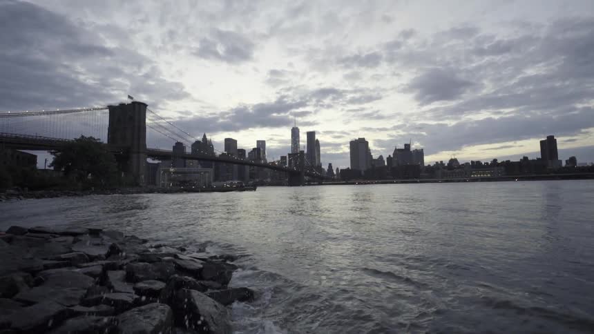 Brooklyn bridge at twilight