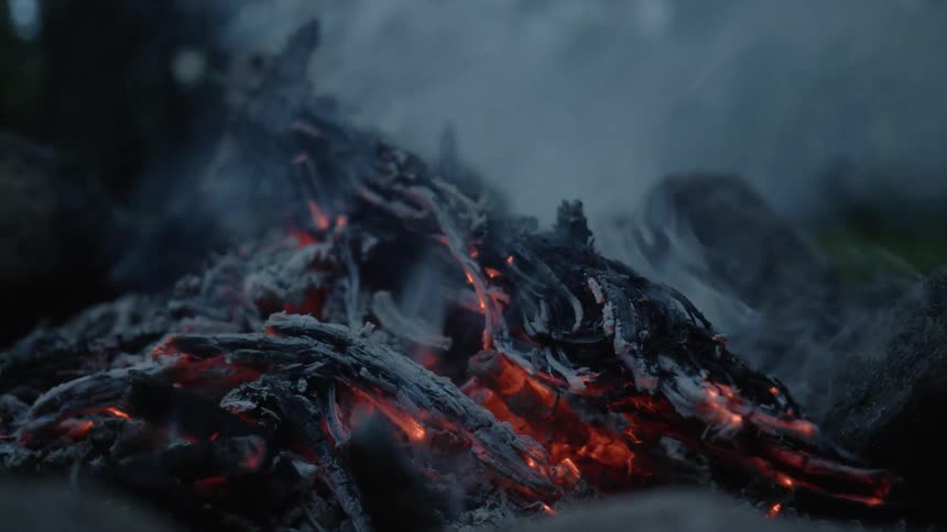 A smoky bon fire