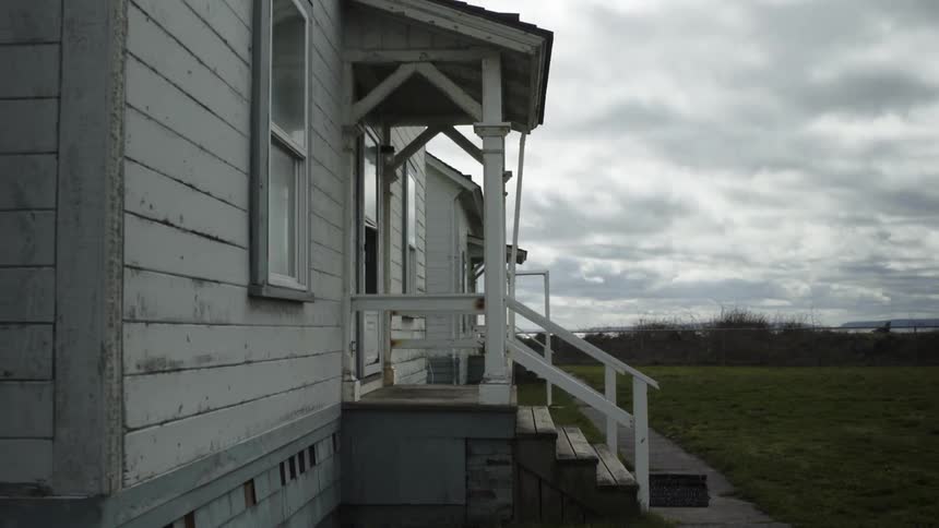 An old house on a cloudy day
