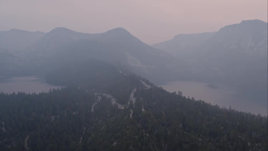 The mist covers the mountains