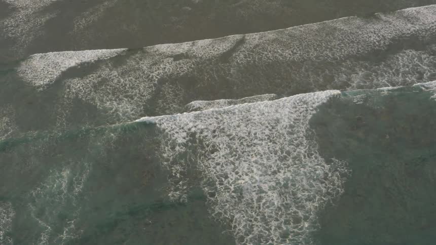 The waves of the ocean
