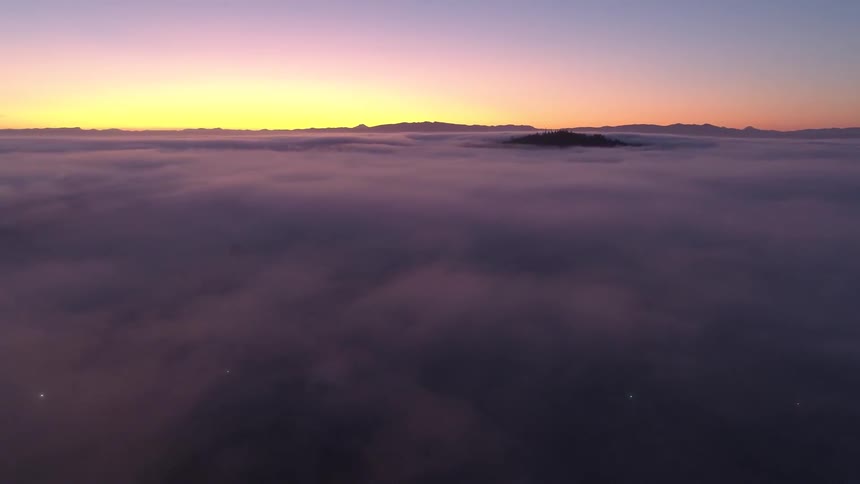 Cumulus clouds until the horizon