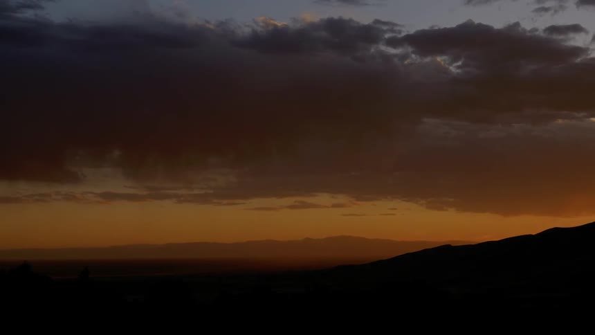 Clouds move over the mountains