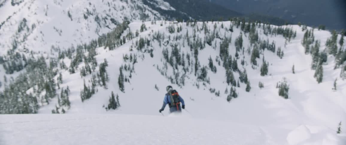 A man skiing at the mountain