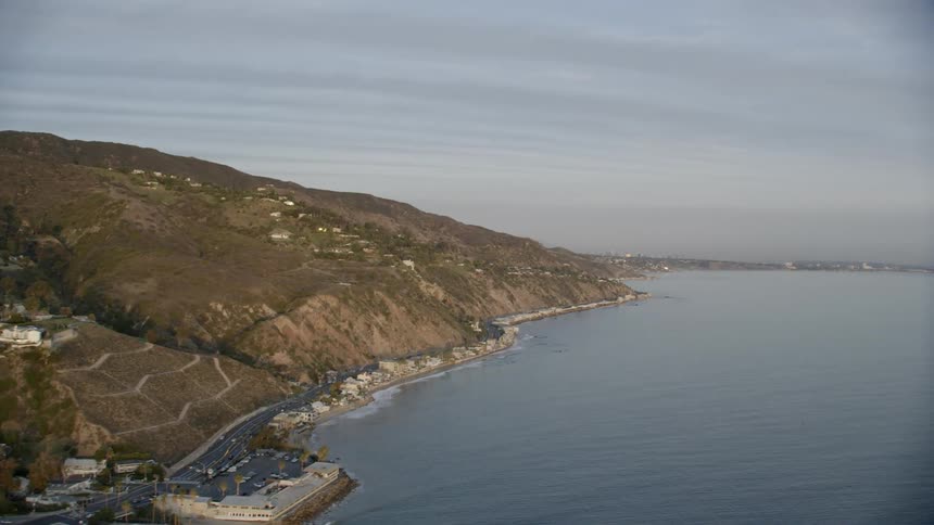 Town occupies mountain and area near ocean