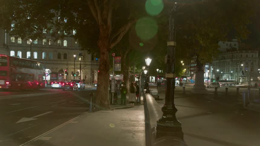 Trafalgar square at night