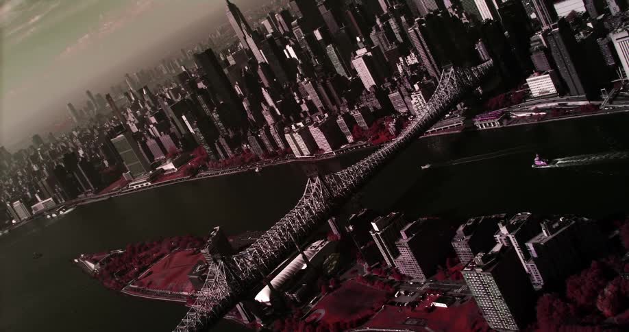 A bridge between a metropolis and a narrow island
