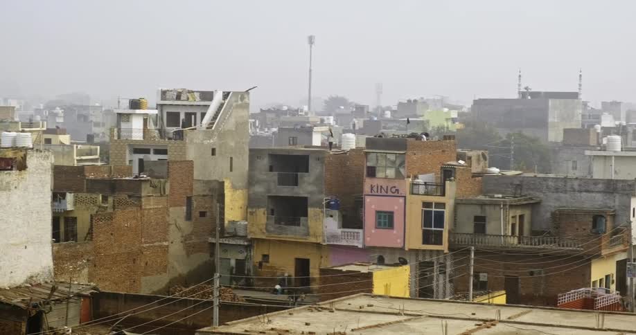 Buildings and pollution in India city