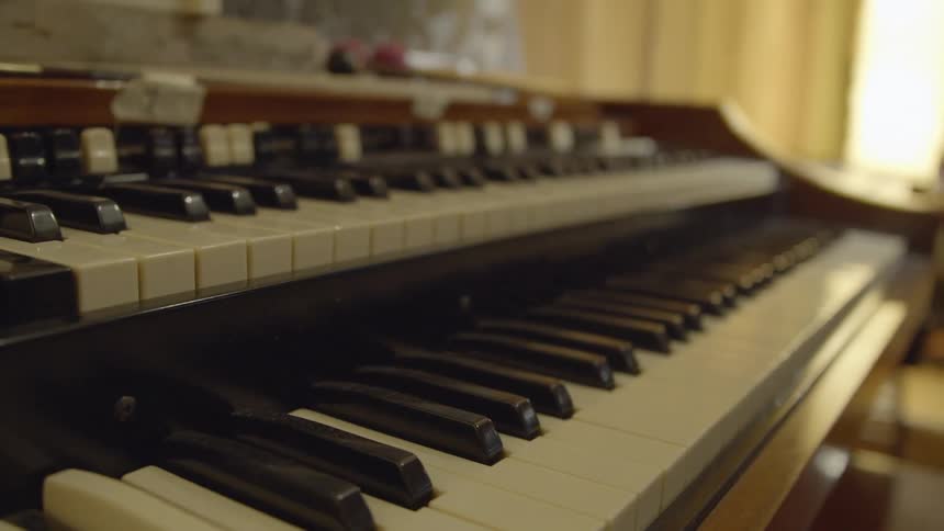 A two tiered keyboard