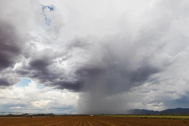 The large cloud pours rain