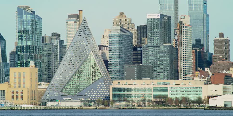 Static shot of a city skyline