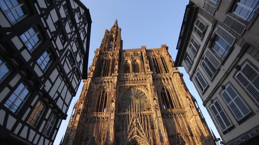 The church is at the end of the city block