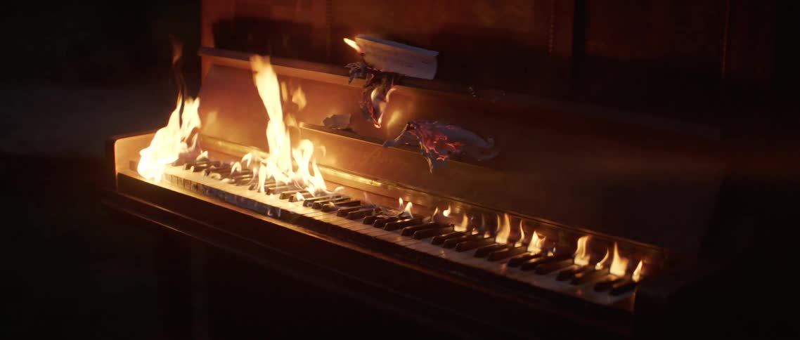 The piano being burned