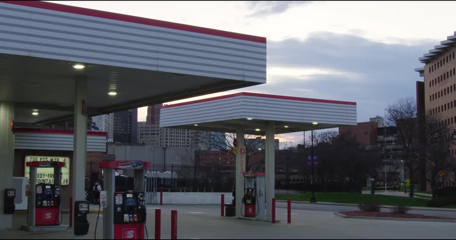 A gas station in a city