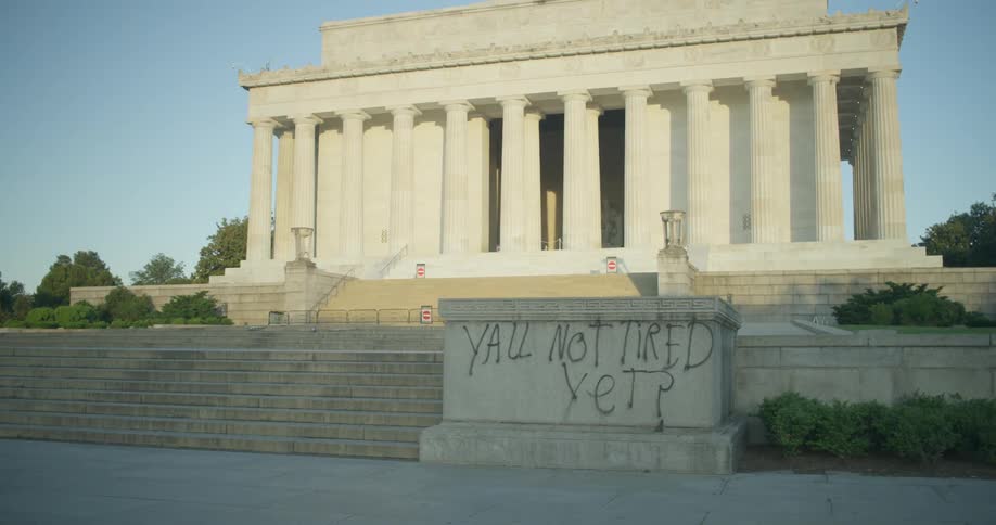 Graffiti on the Lincoln Memorial