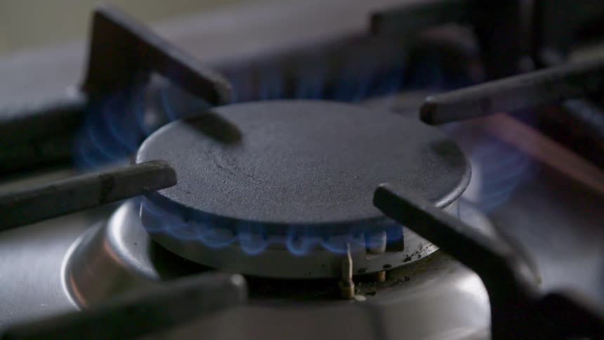 Gas stove burner igniting