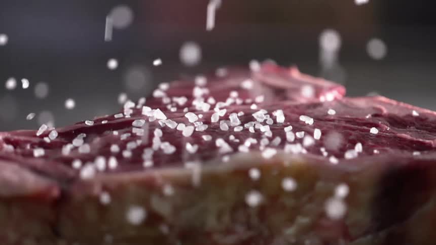 Salt seasoning beef