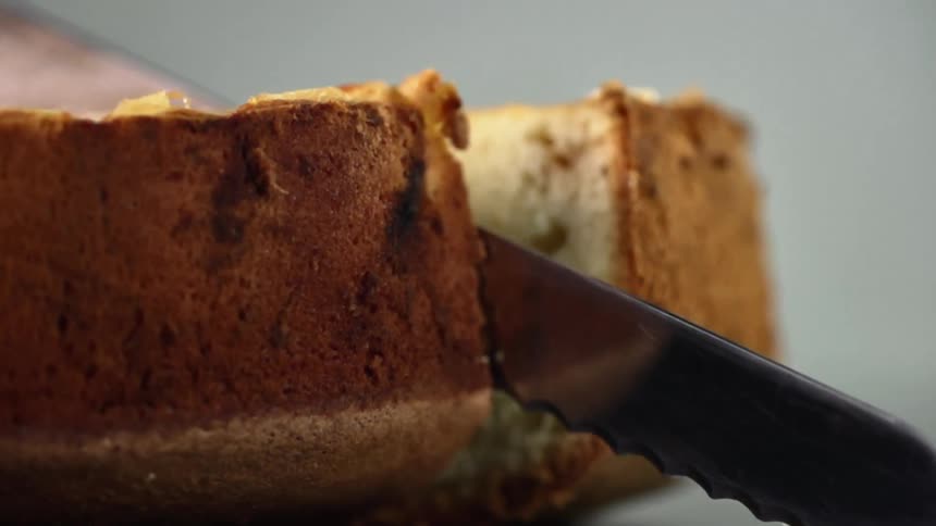 Cornbread is being cut in half