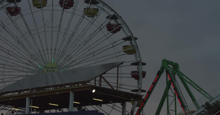 A ferris wheel at dusk