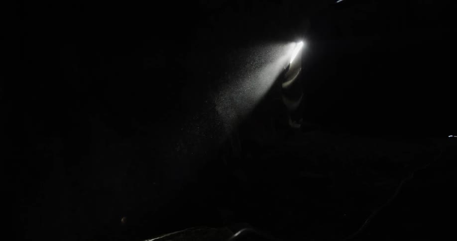A light shines in the darkness