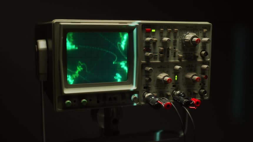 The display is flashing on the oscilloscope