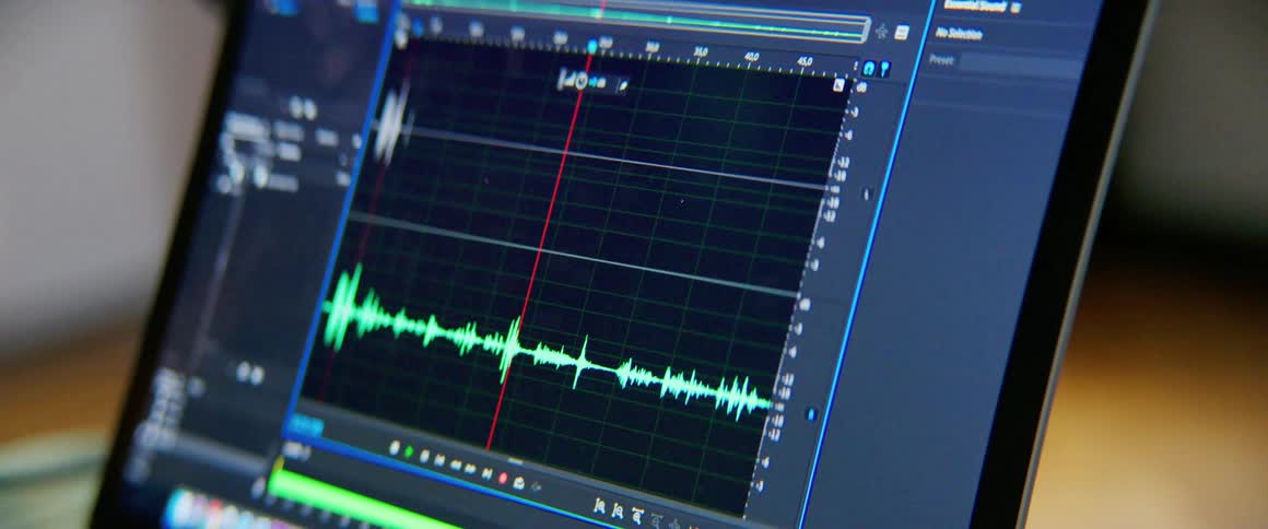 Gui displays sound graphics on laptop