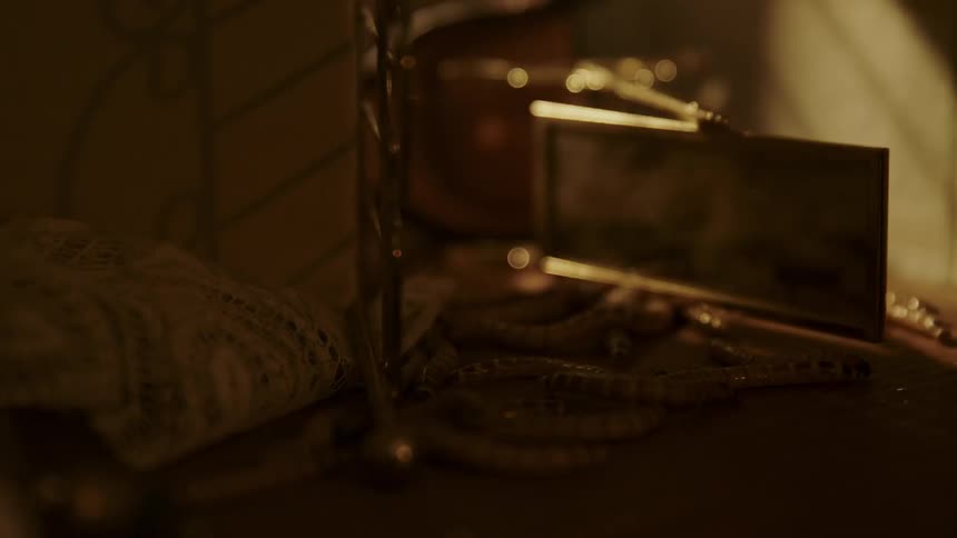 A room with meal worms and a mirror