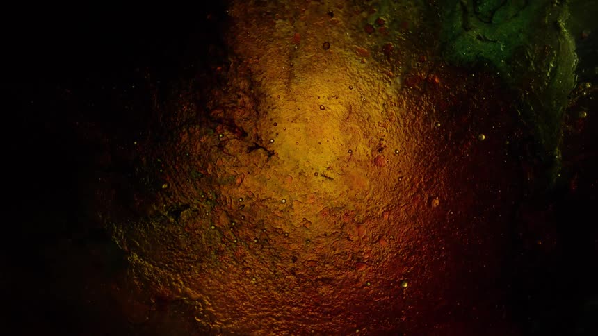 Water bubbling in the dark