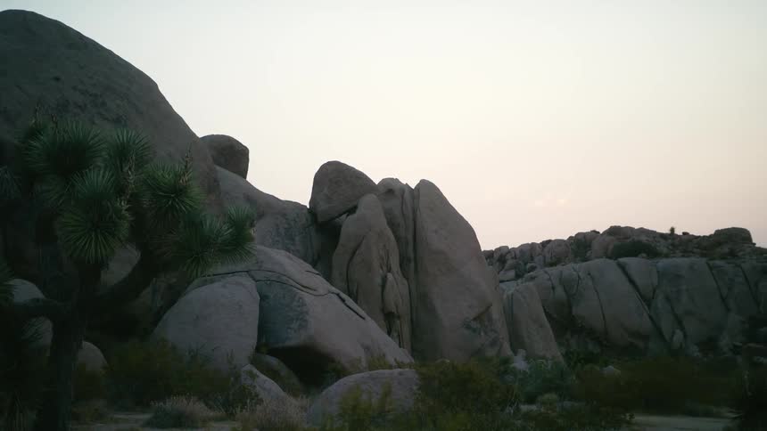Large rocks line the sky