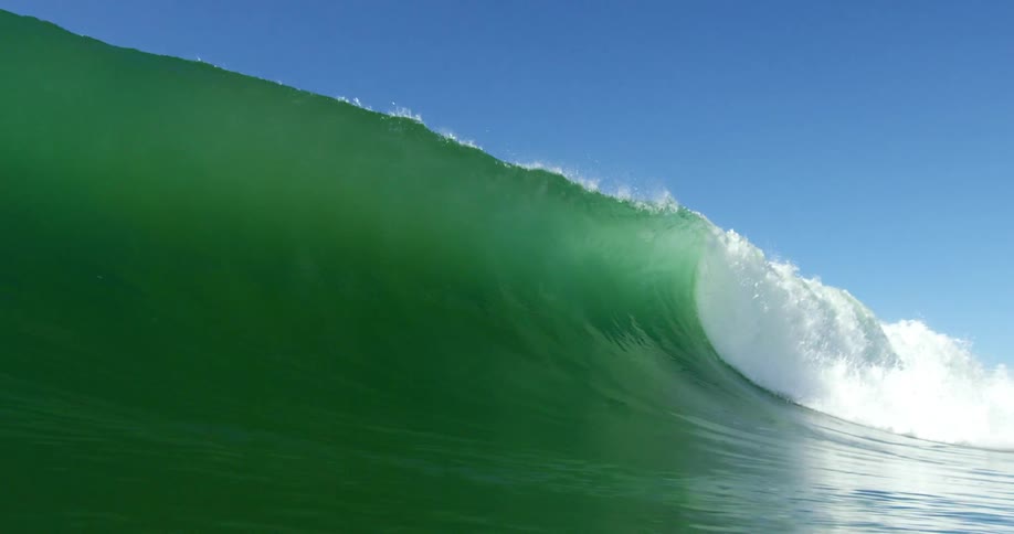 Looking into barreling wave in california