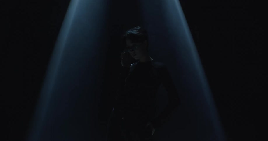 Human posing in the dark