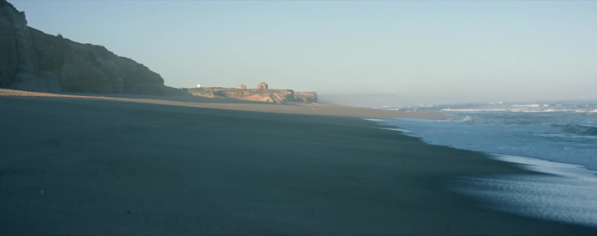 Waves rolling in to the shore