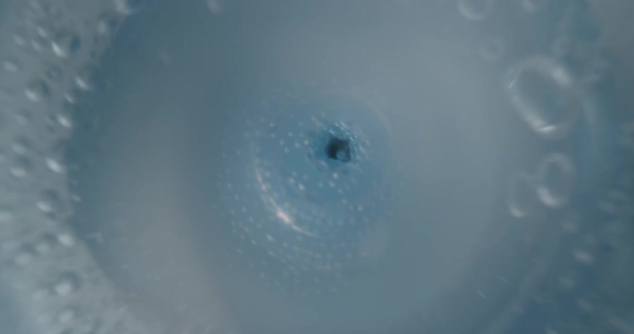Bubbles in moving liquid