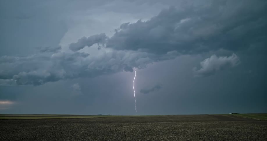 Lightning in slow motion