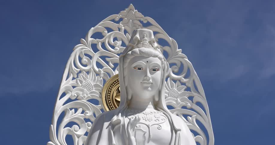 A view of a statue of a woman
