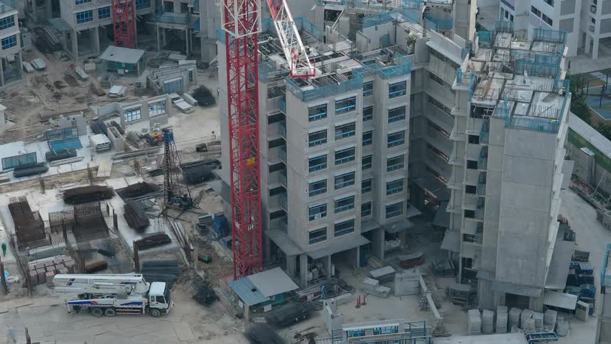 A large city building is constructed