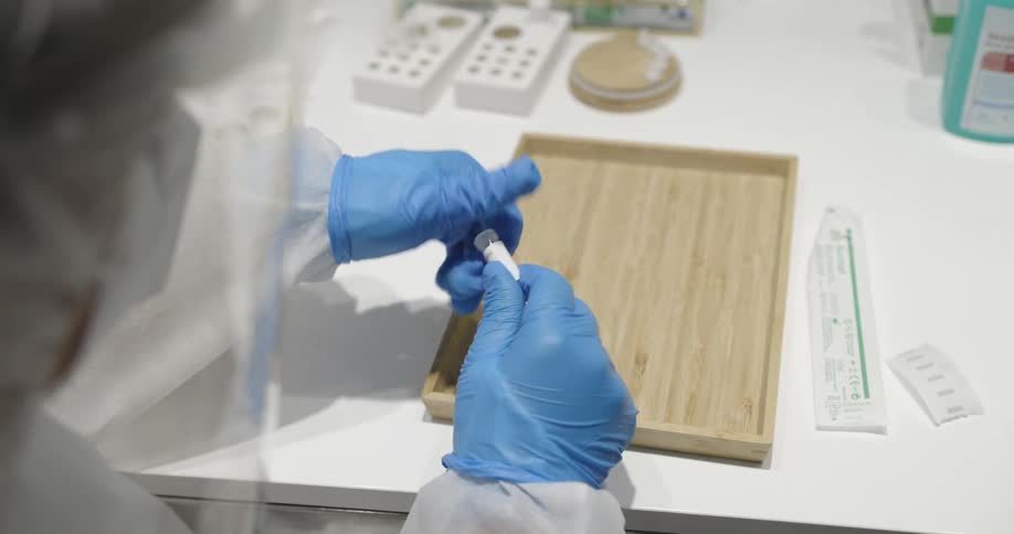Person labeling medicine