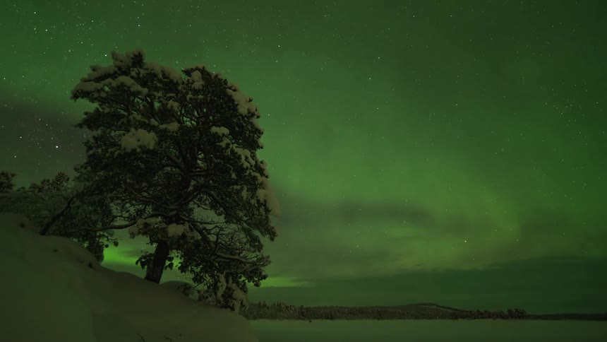 Time-lapse of beautiful green lighting on the horizon