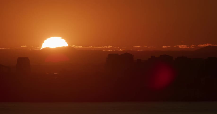 A view of the sun setting