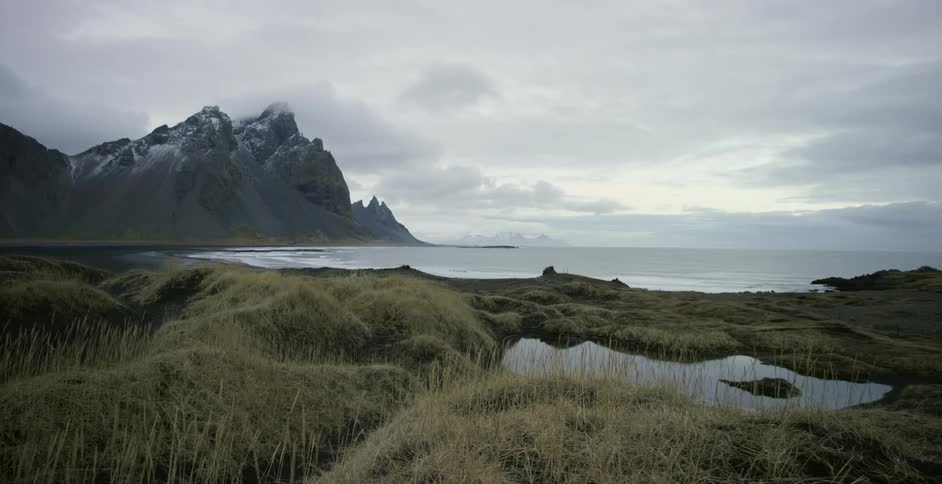 A mountain on a cloudy day