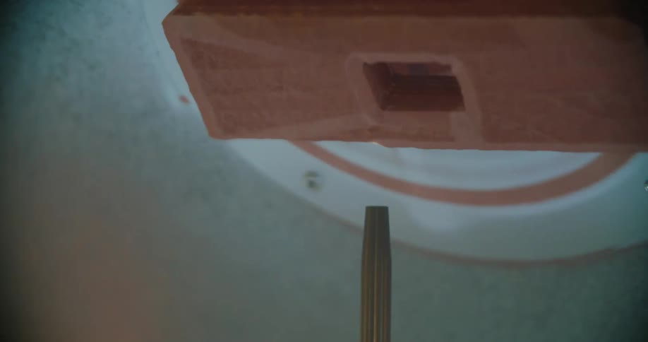An air power tool shapes and smooths object edges