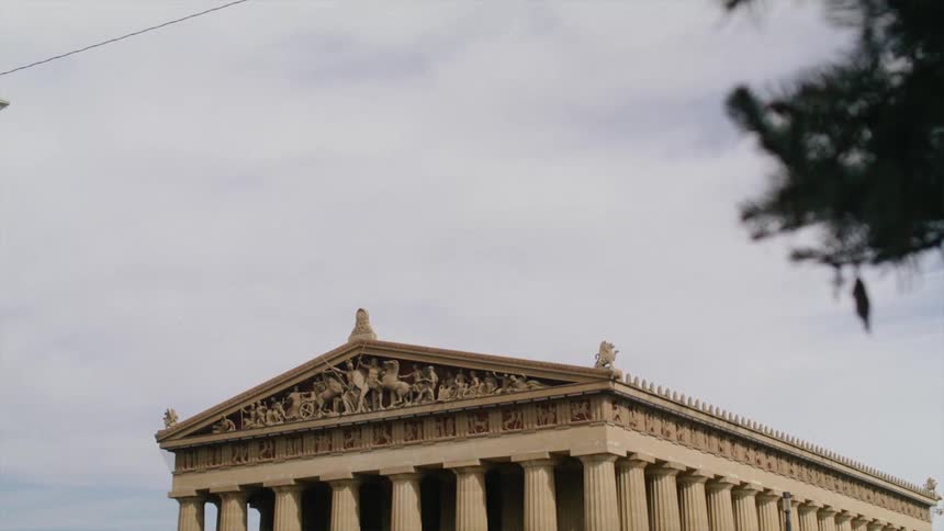 The parthenon in centennial park in nashville tennessee