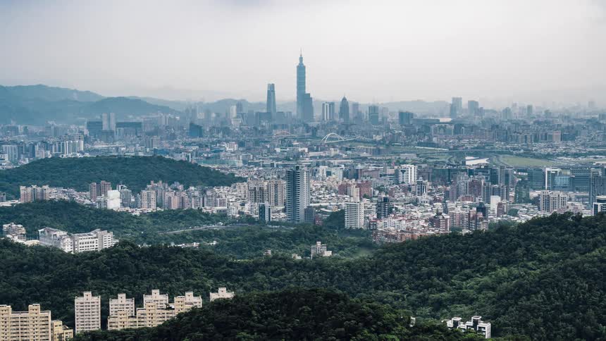 Timelapse footage of the taipei 101 skyscraper in taiwan