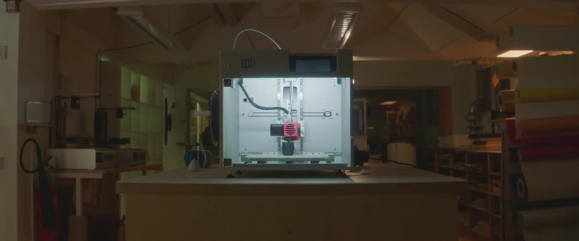 A 3d printer making a structure