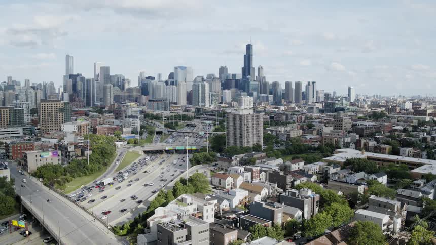 Traffic flows into Chicago
