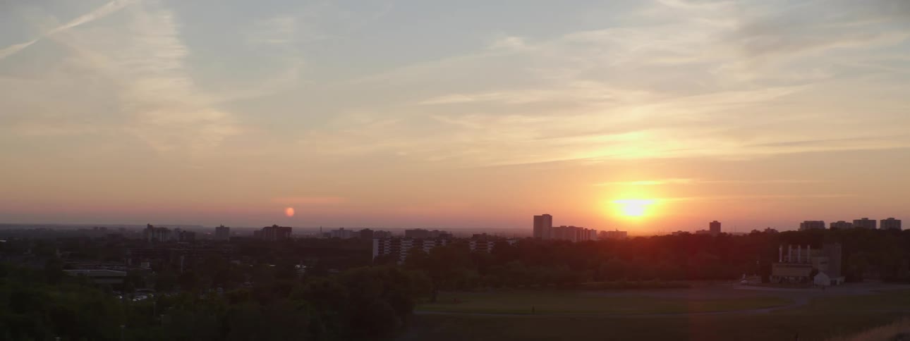A view of the sun setting