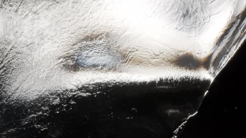 The reflective liquid moves around